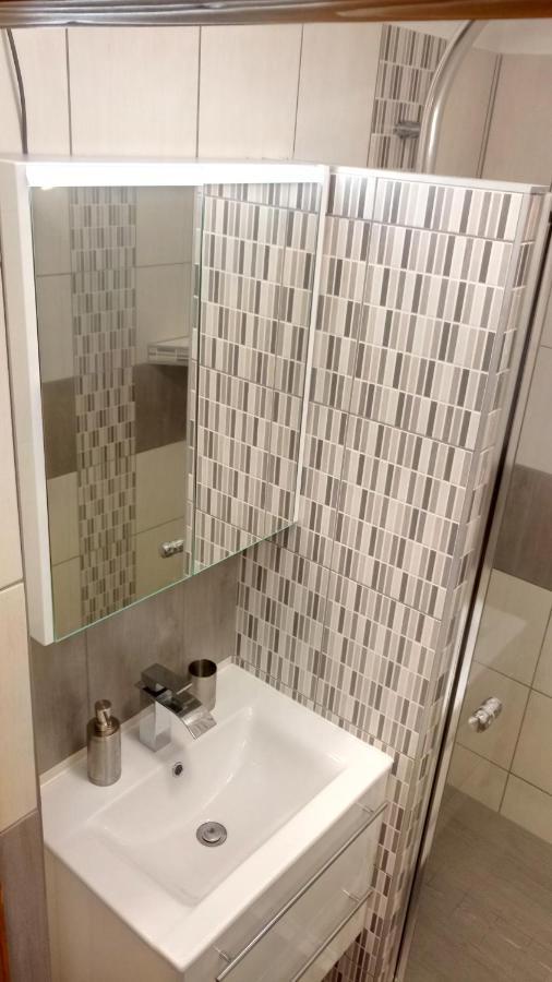 Golden Apartman Orosháza Exteriör bild