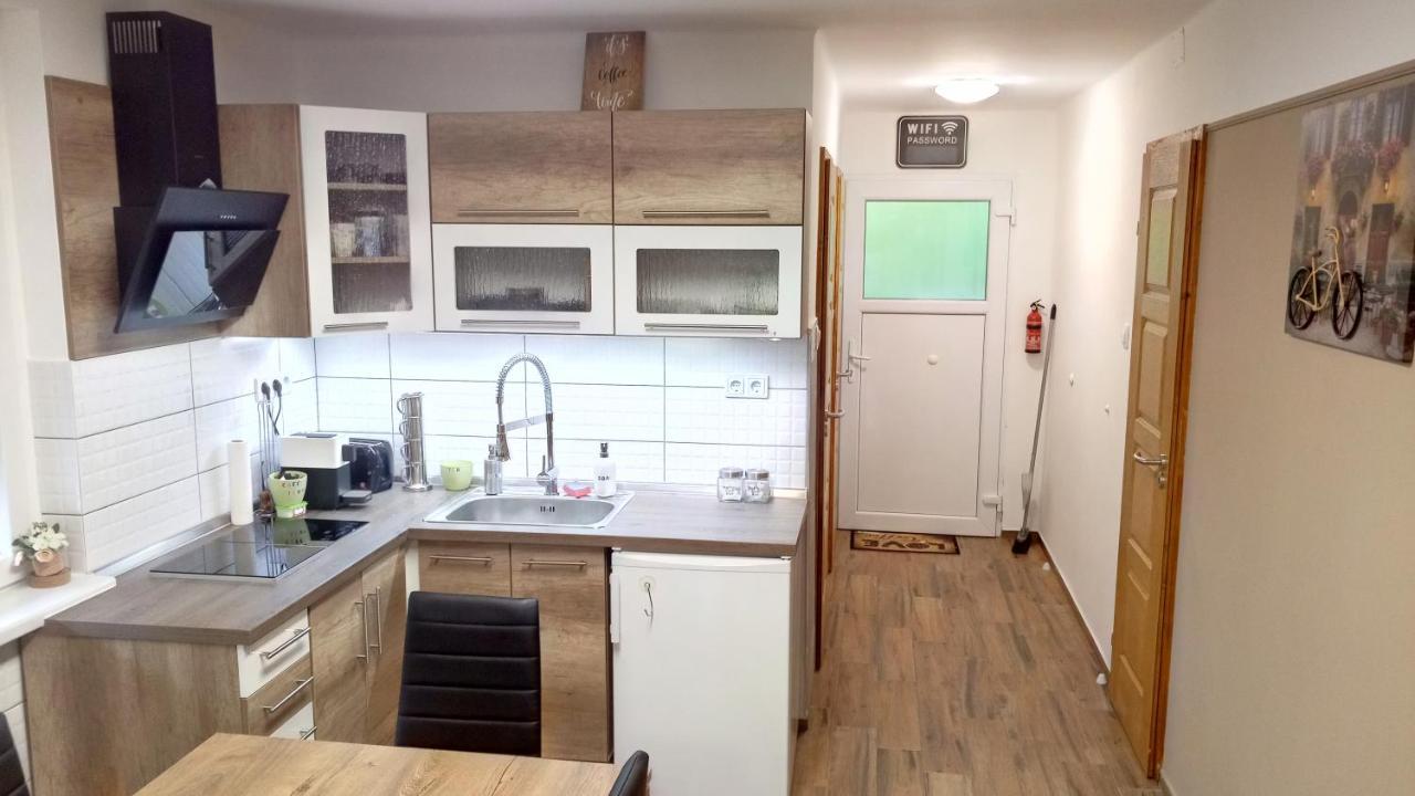Golden Apartman Orosháza Exteriör bild