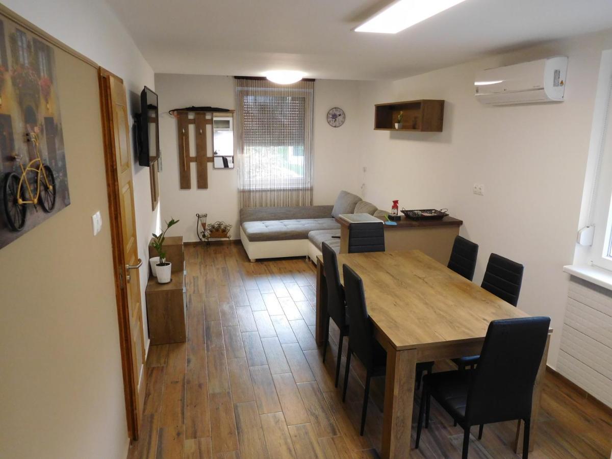 Golden Apartman Orosháza Exteriör bild