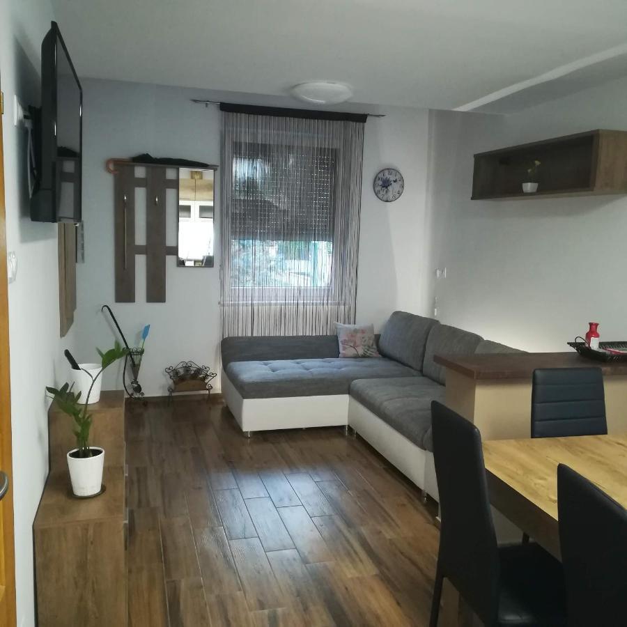 Golden Apartman Orosháza Exteriör bild